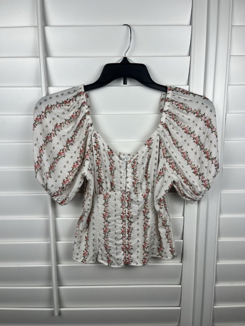 Sienna Sky Women’s Floral Smocked Puff Sleeve sweetheart Neck Blouse Size M